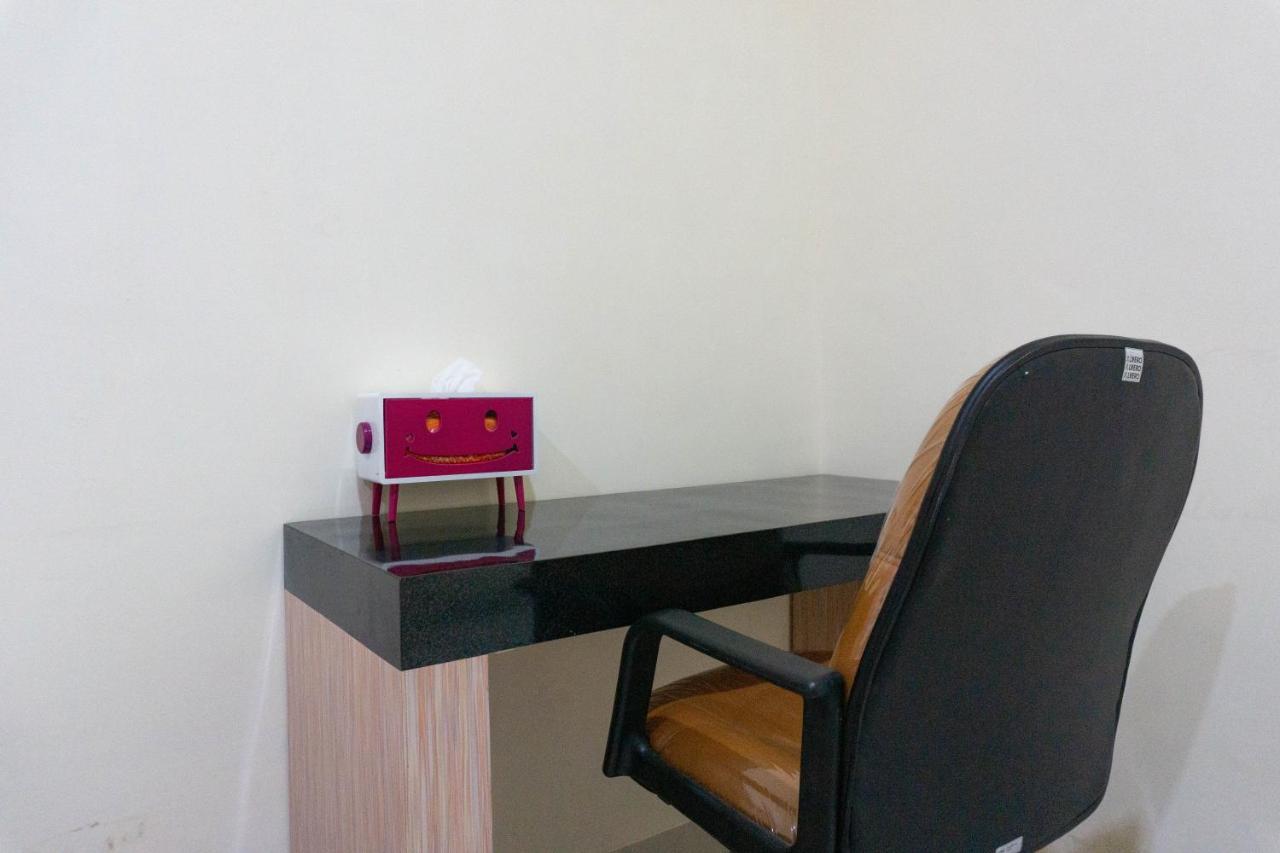 Reddoorz Syariah Near Sultan Muhammad Kaharuddin Airport Hotell Sumbawa Besar Exteriör bild
