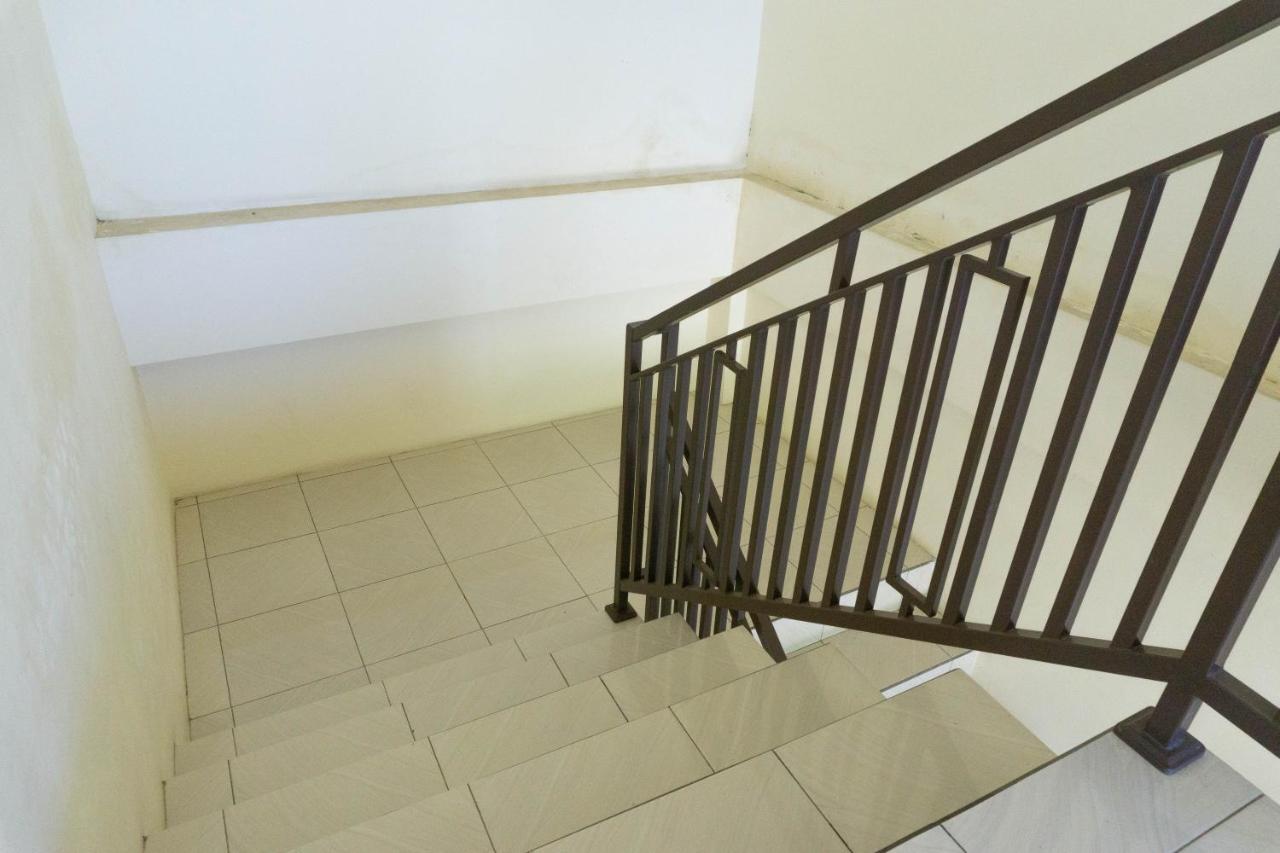 Reddoorz Syariah Near Sultan Muhammad Kaharuddin Airport Hotell Sumbawa Besar Exteriör bild