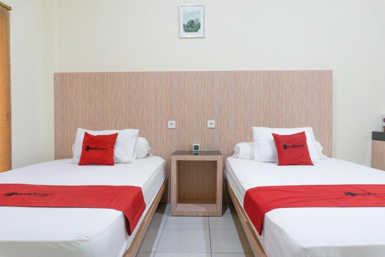 Reddoorz Syariah Near Sultan Muhammad Kaharuddin Airport Hotell Sumbawa Besar Exteriör bild